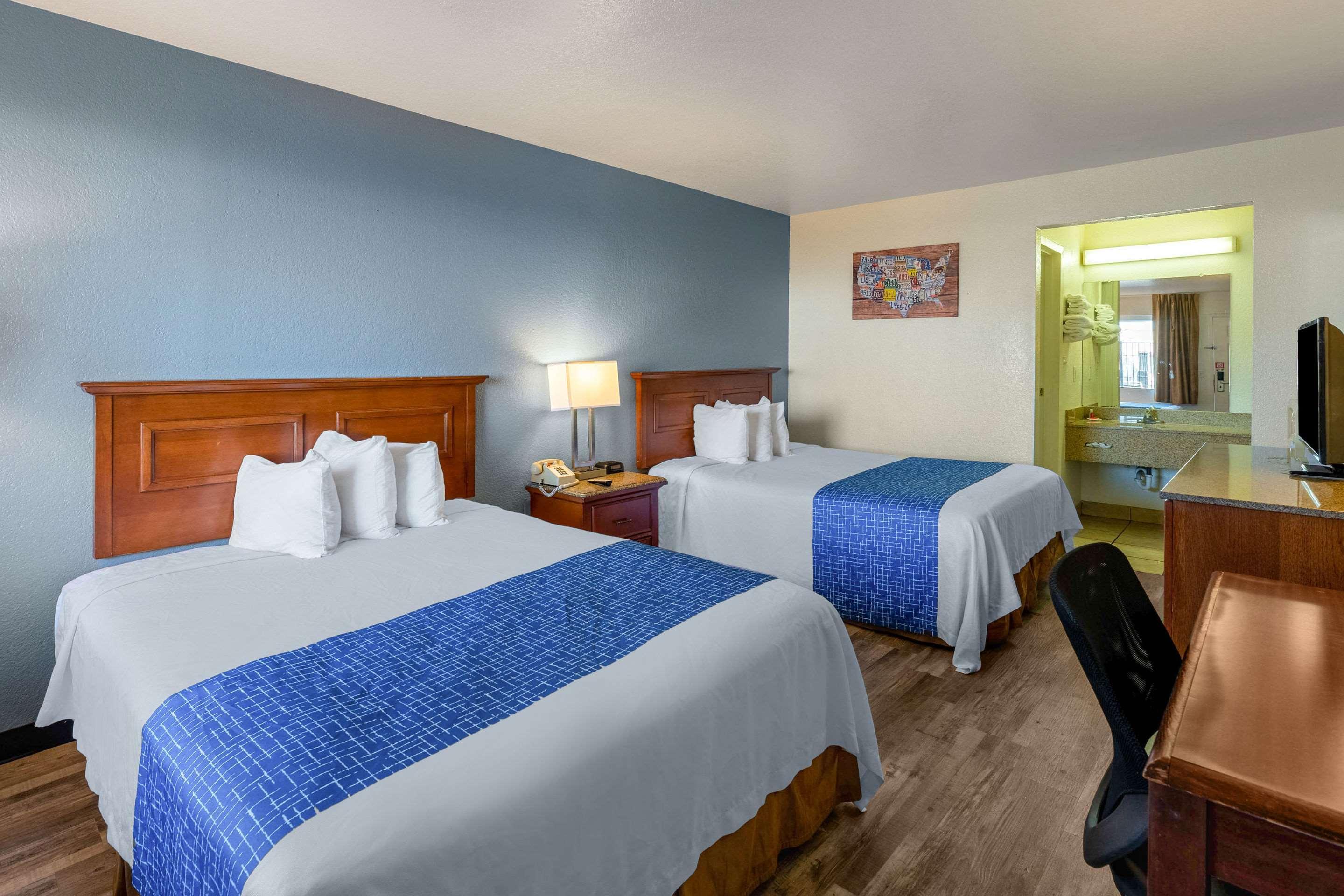 Econo Lodge Phoenix North I-17 מראה חיצוני תמונה