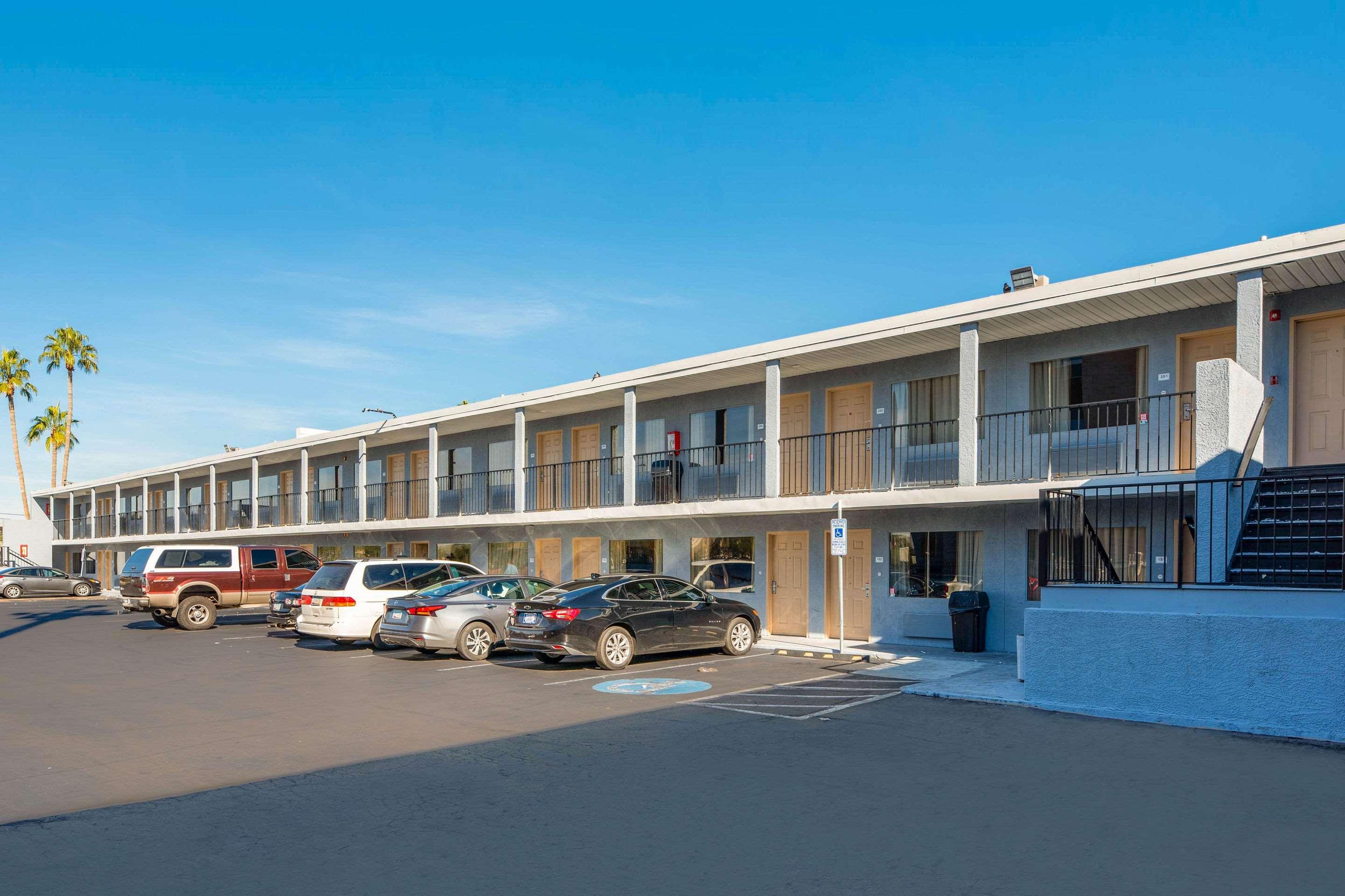 Econo Lodge Phoenix North I-17 מראה חיצוני תמונה