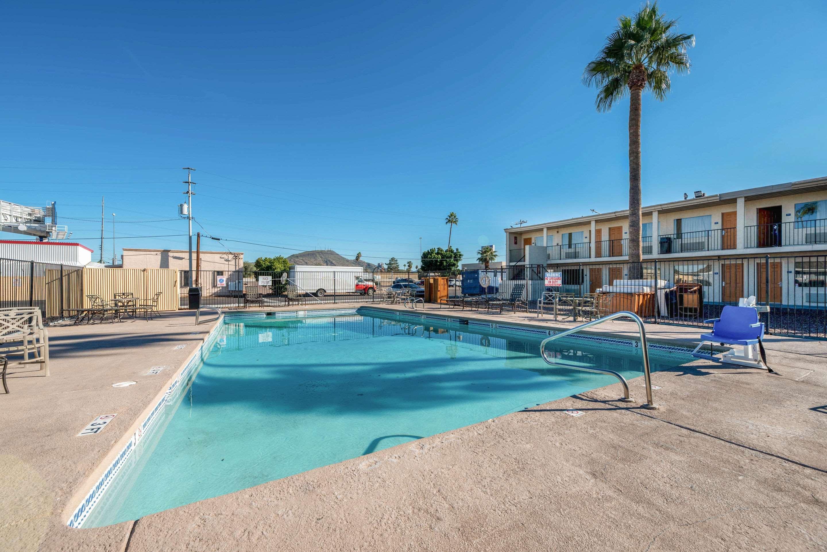 Econo Lodge Phoenix North I-17 מראה חיצוני תמונה