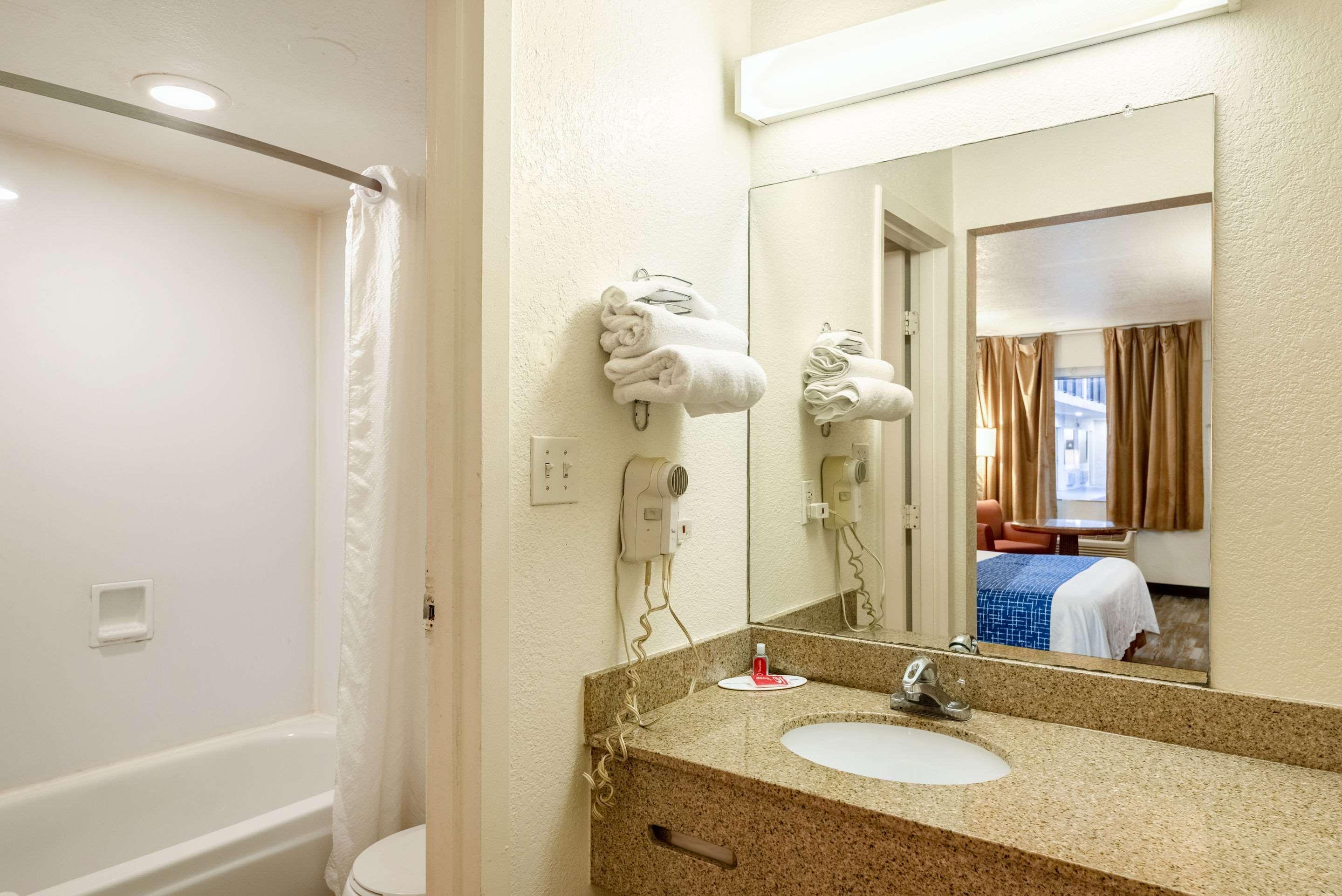 Econo Lodge Phoenix North I-17 מראה חיצוני תמונה