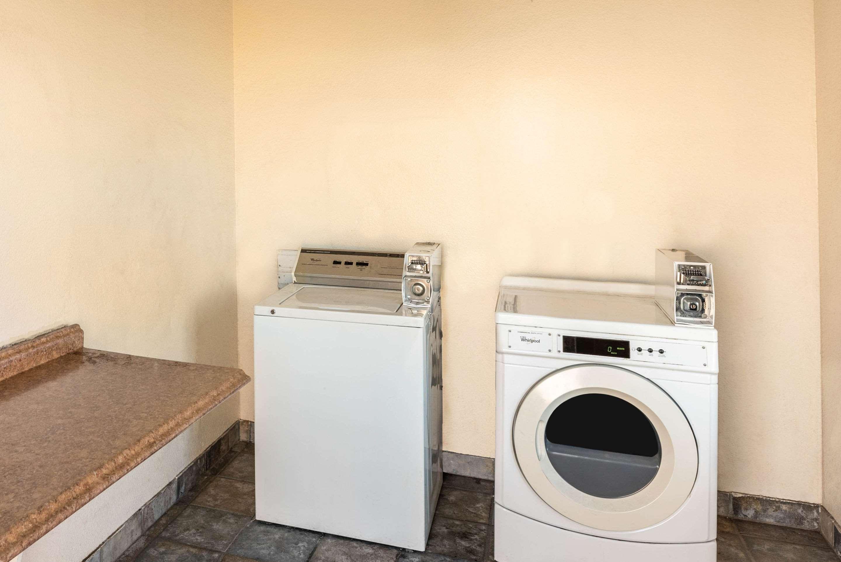 Econo Lodge Phoenix North I-17 מראה חיצוני תמונה