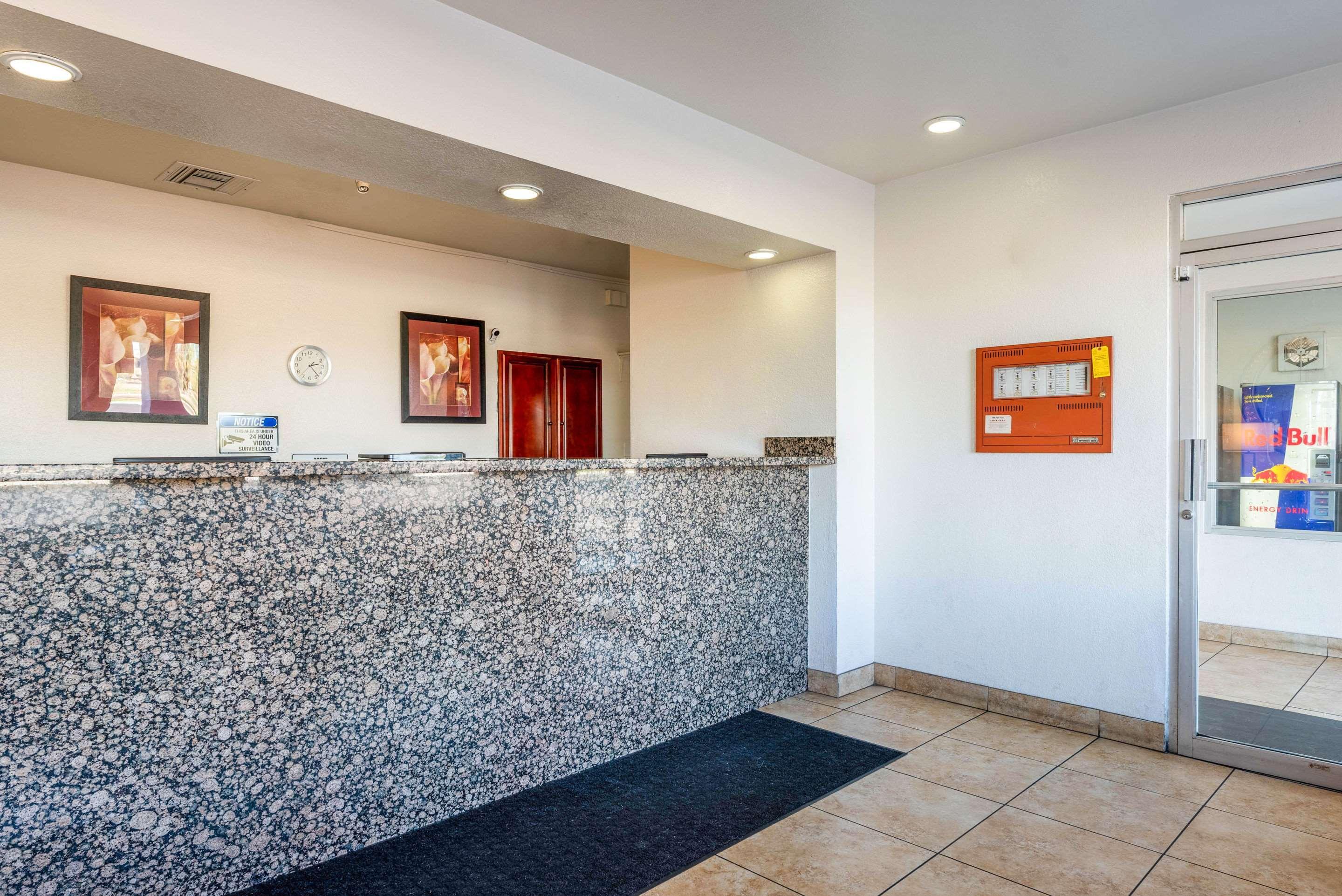 Econo Lodge Phoenix North I-17 מראה חיצוני תמונה