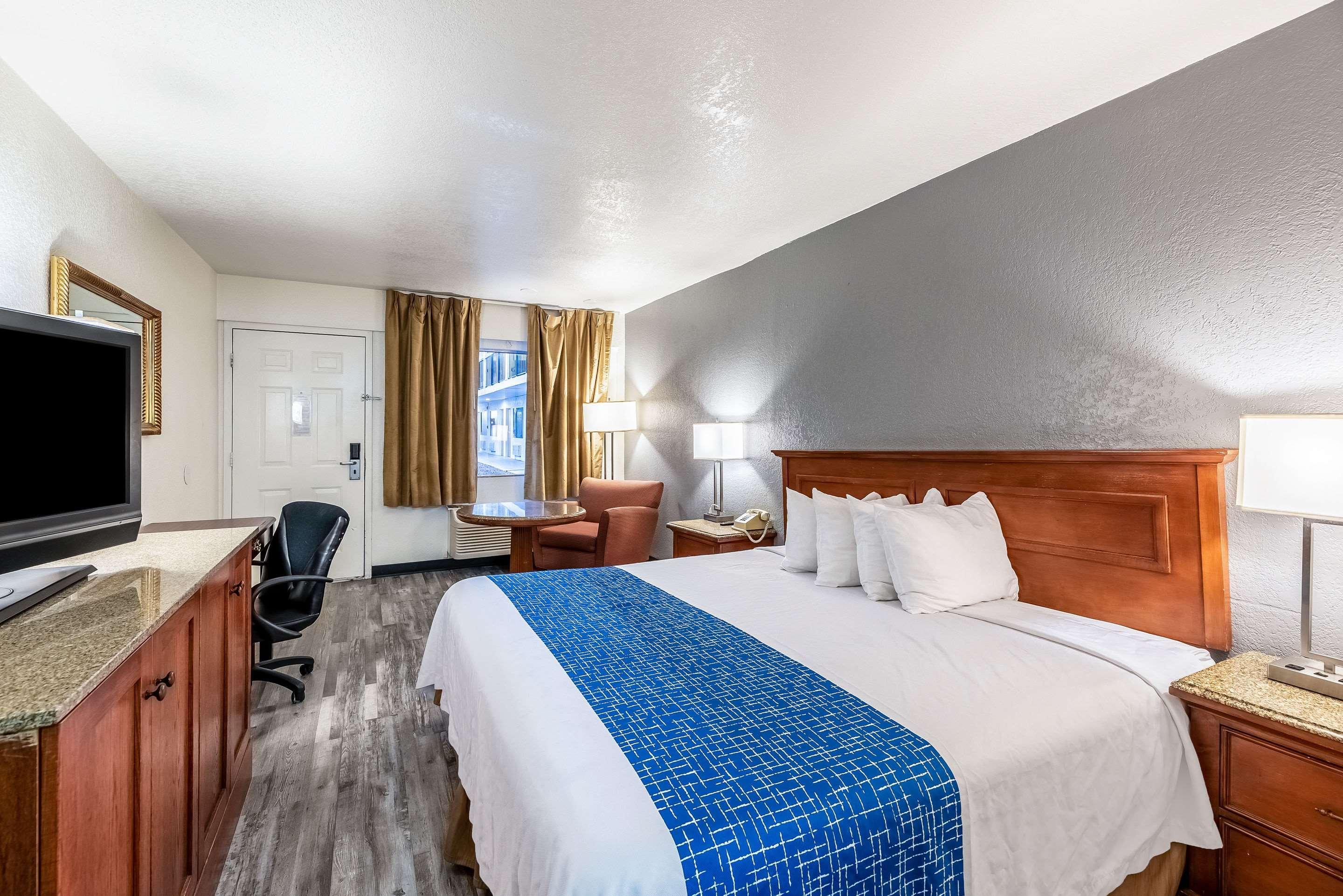 Econo Lodge Phoenix North I-17 מראה חיצוני תמונה