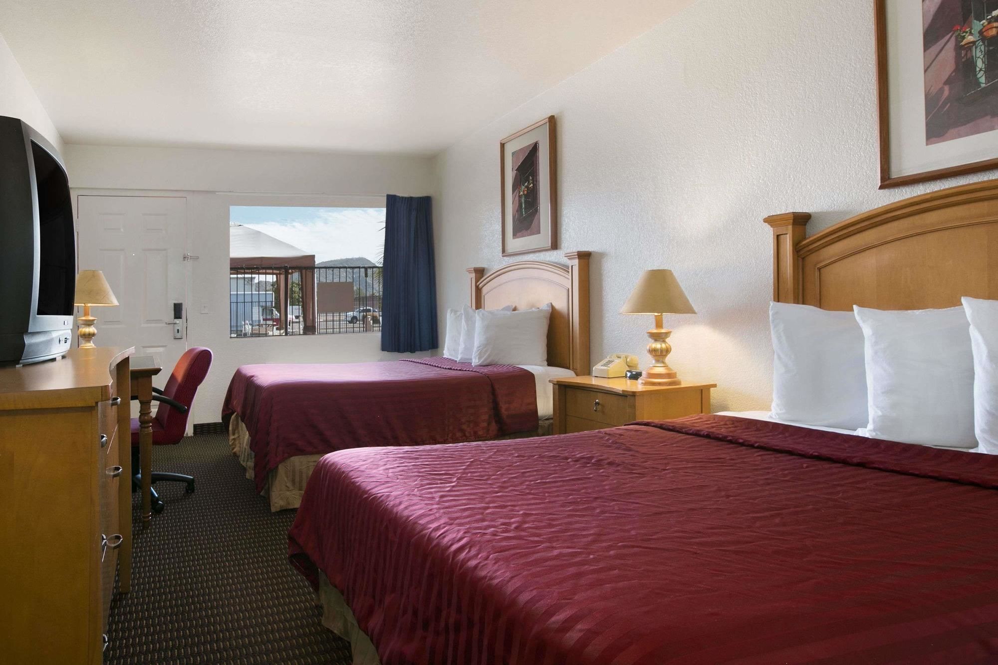 Econo Lodge Phoenix North I-17 מראה חיצוני תמונה