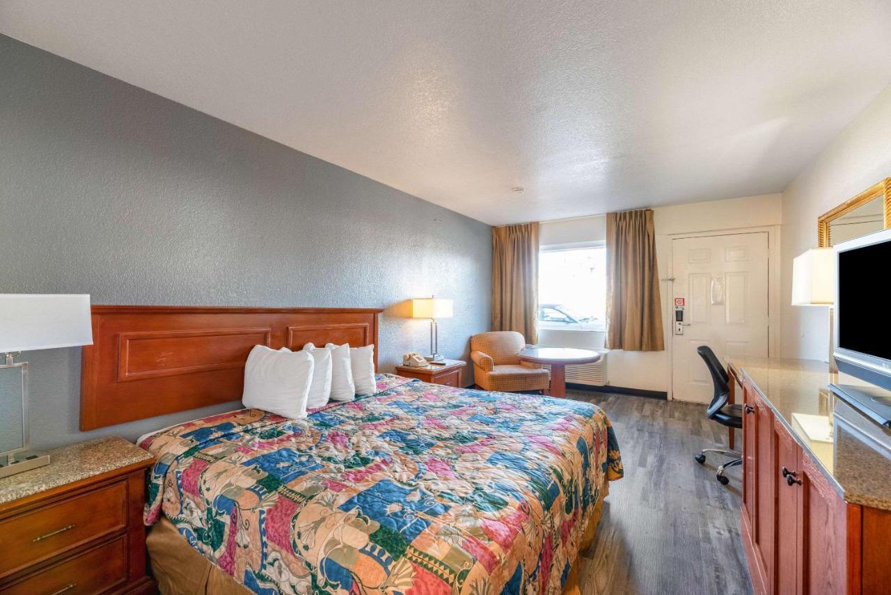 Econo Lodge Phoenix North I-17 מראה חיצוני תמונה